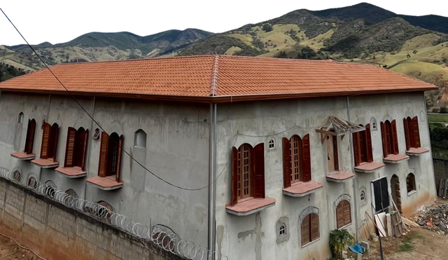 Mosteiro Nossa Senhora do Carmo em construção, em Itajubá - MG